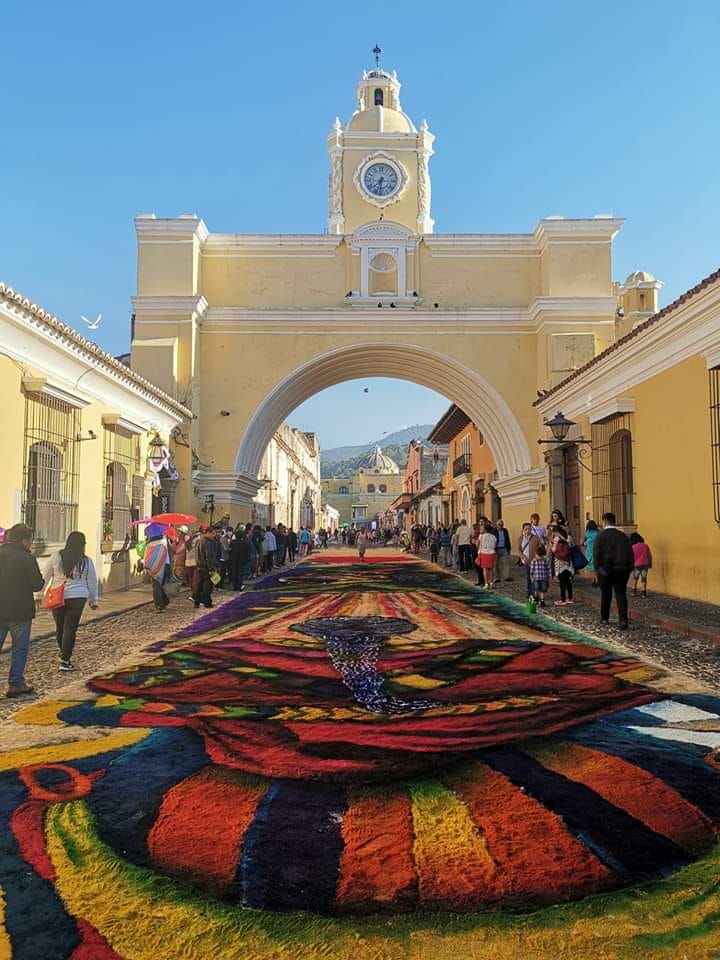 Alfombra y arco